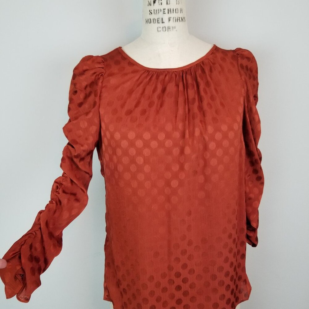 Max Studio Ruched Long Sleeve Rust Polka Dot Silky Blouse w/Keyhole Back Size XS